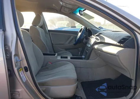 2009 Toyota Camry Le z USA, uszkodzony, nr VIN 4T1BE46KX9U319823